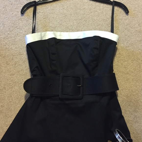 Dress - Picture 2 of 4